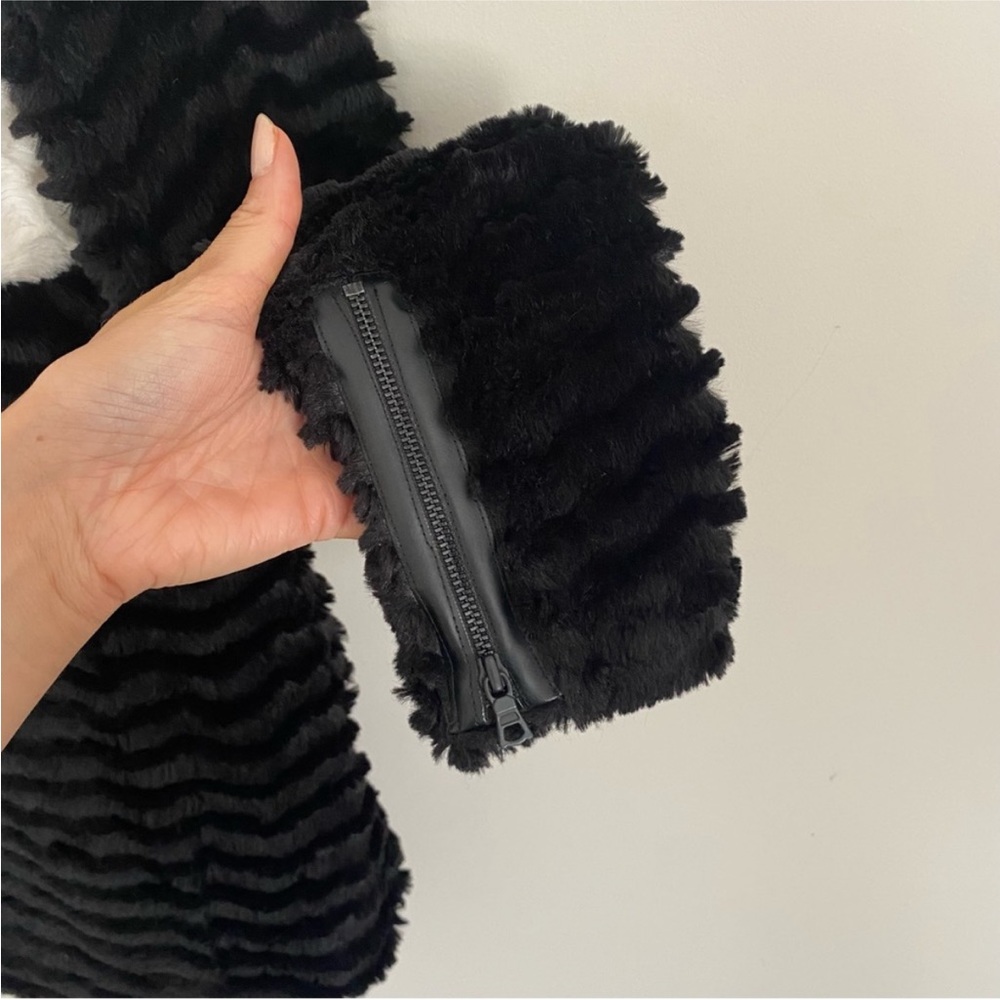 Alice + Olivia Color Block Fuzzy Zip Up Fleece Ja… - image 5